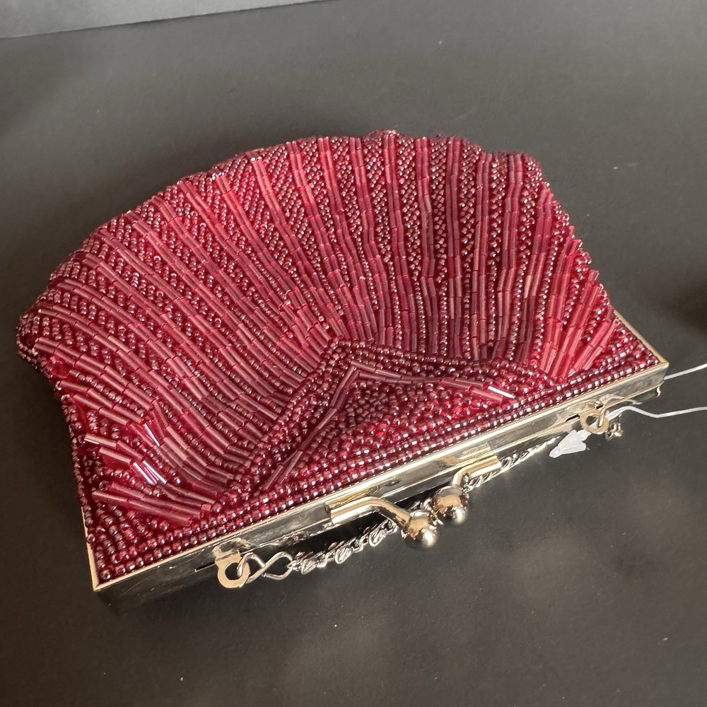 Exquisite Red Hand Made Beaded Clam Shell Kids Lock Clutch Purse ~ Mirror Inside - Picture 4 of 12